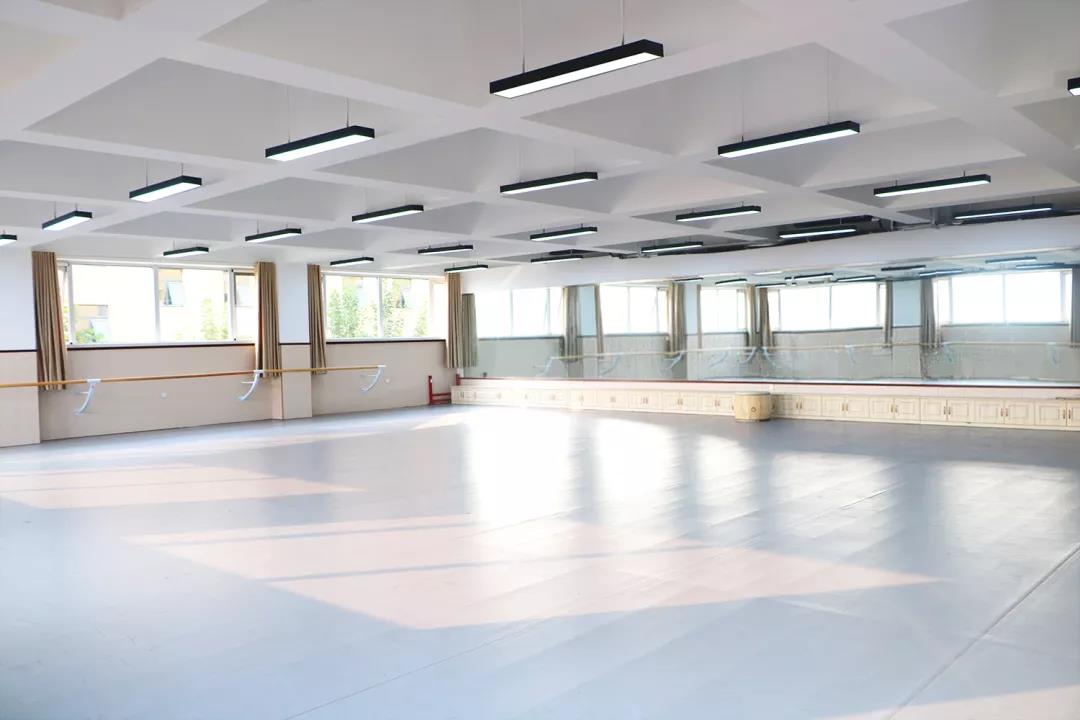 石家庄艺术学校,华唐高中舞蹈教室